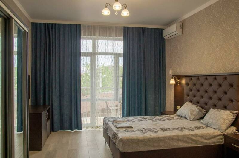 «Полу-люкс 4-х местный»