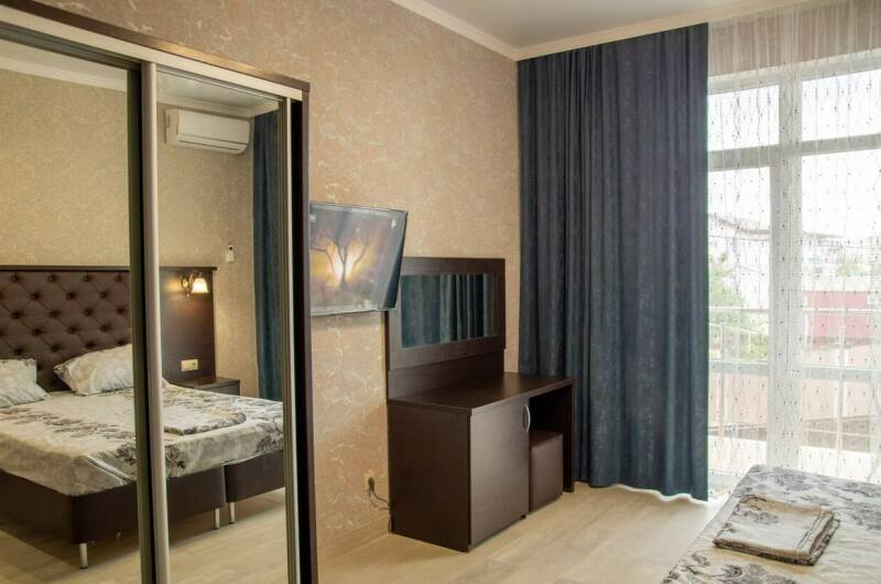 «Полу-люкс 4-х местный»