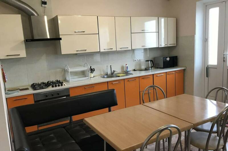 Апартаменты 3 комнатные с кухней