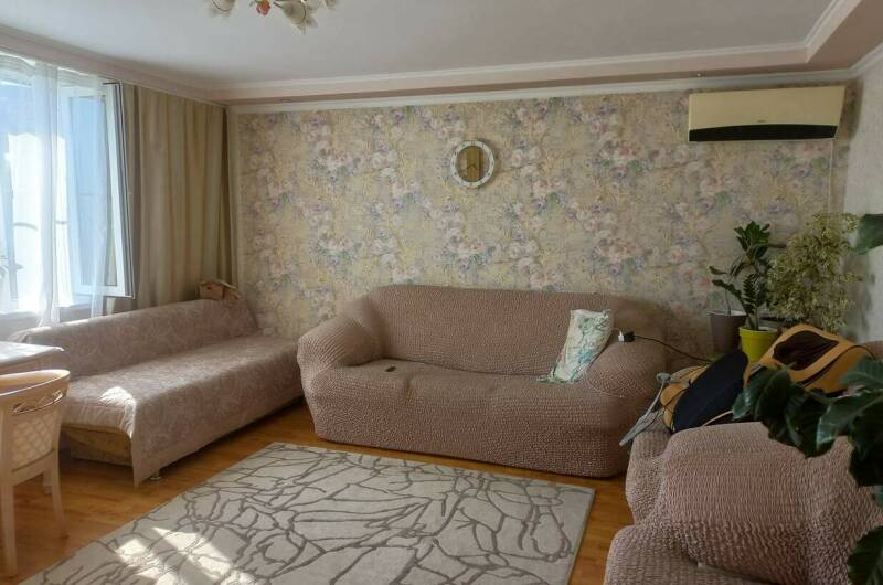 Большая комната на 2 этаже