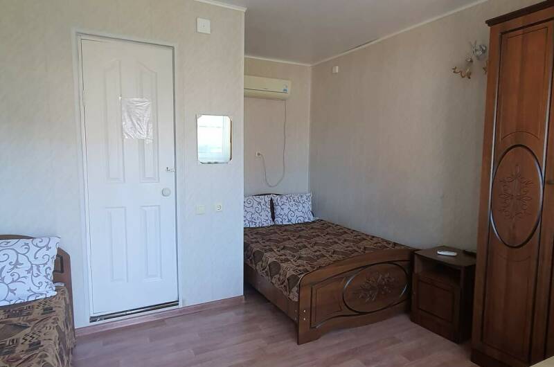 Трехместный