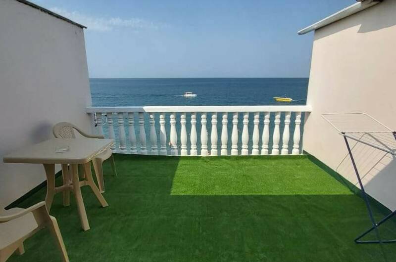 С видом на море и балконом 2