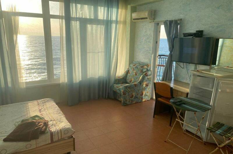 Номер № 3 с балконом и видом на море