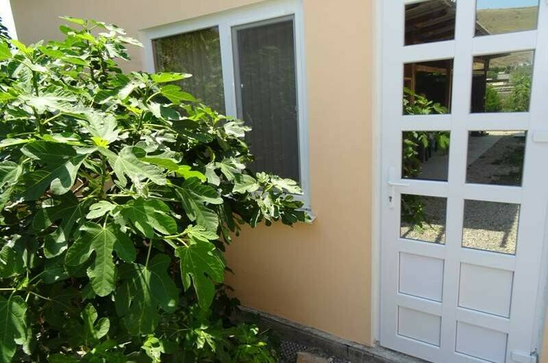 «Стандарт Семейный» — двухкомнатный номер с кухней