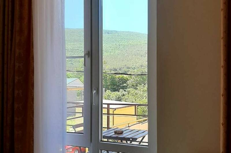 3-х местная комната с балконом, вид на горы