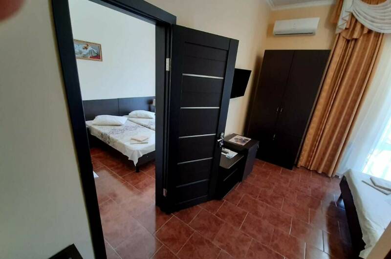 Двухкомнатный «Полу-люкс» на 5 человек