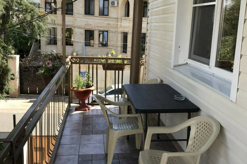 «Бежевая» комната с удобствами