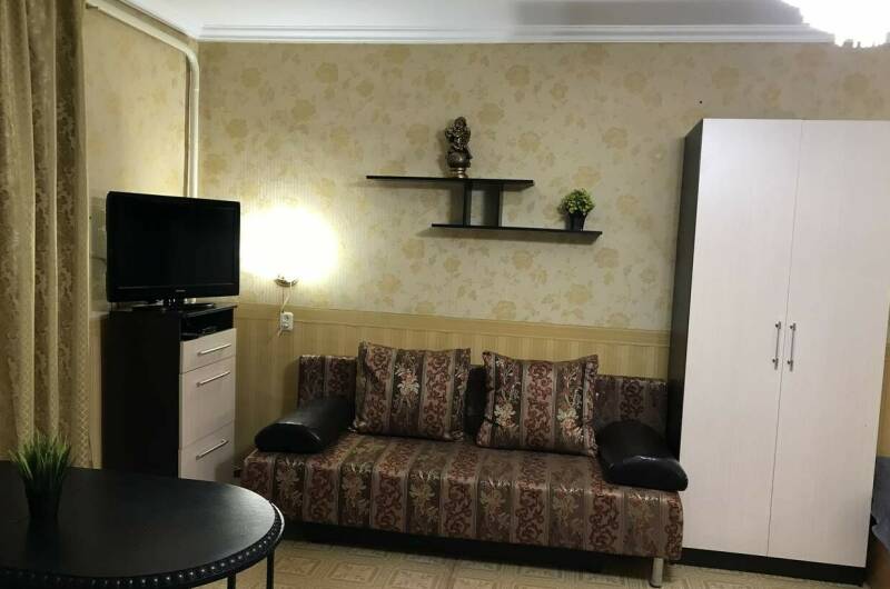 «Бежевая» комната с удобствами