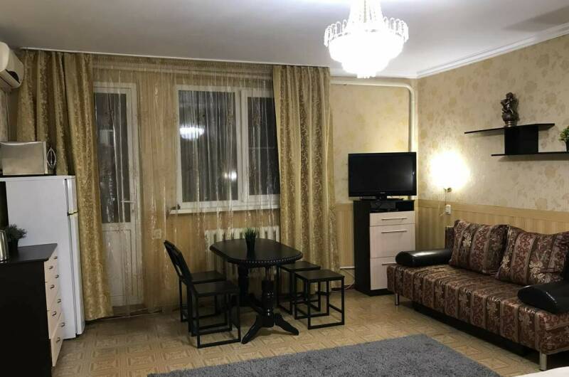 «Бежевая» комната с удобствами