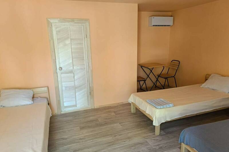 Домик с удобствами трёхместный