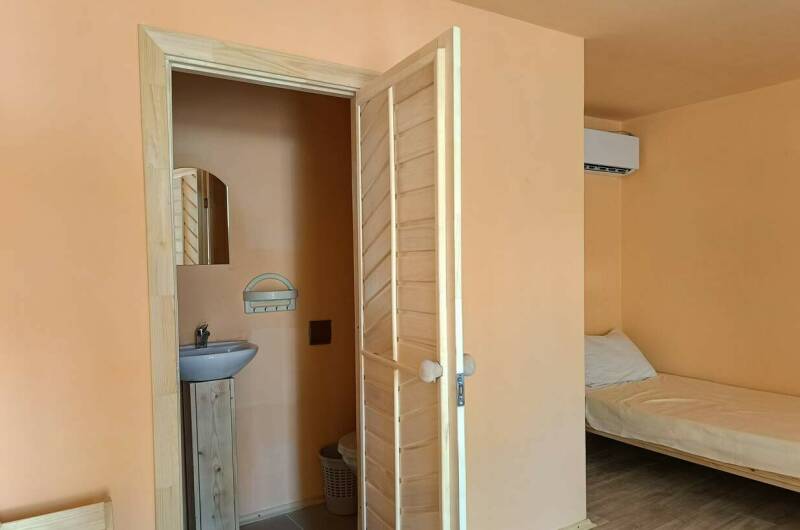 Домик с удобствами четырёхместный