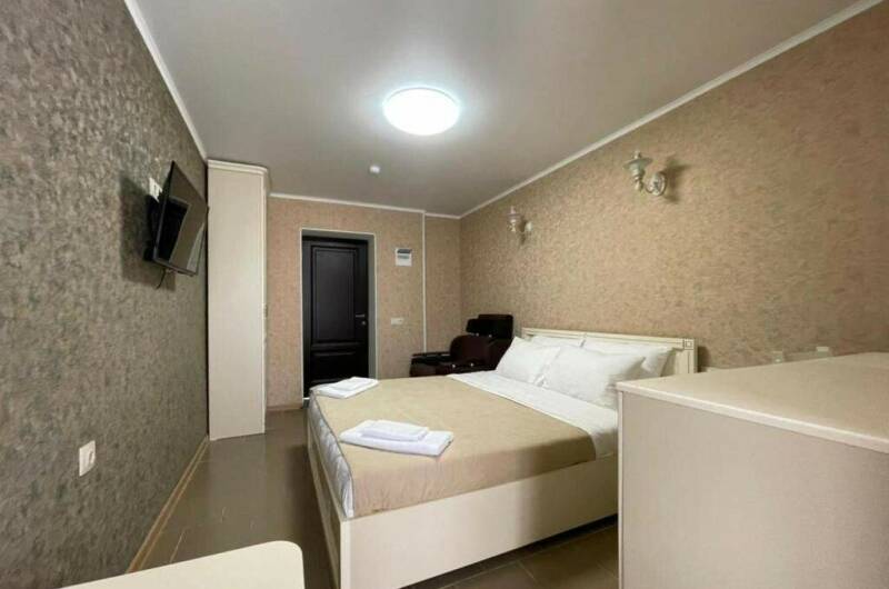 Трехместный номер Делюкс с балконом