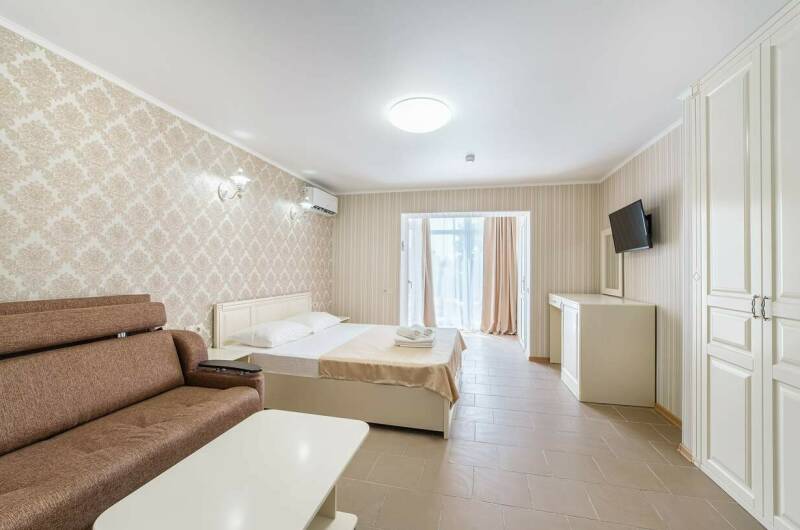 Четырехместный номер с балконом