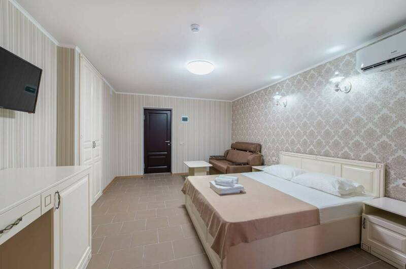 Четырехместный номер с балконом