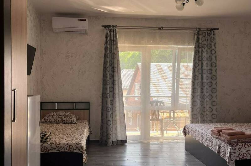 Трехместный