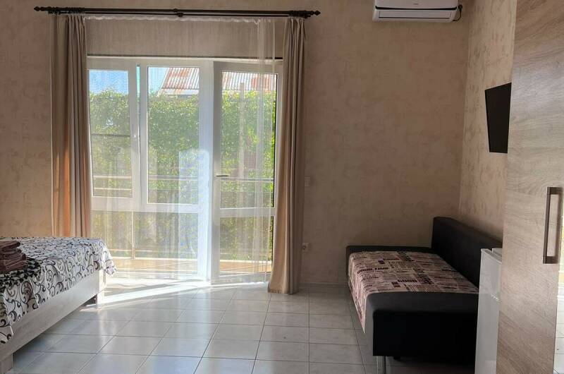 Трехместный