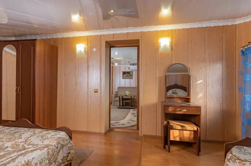 2-х комнатный «Люкс» с балконом на 4−6 человек