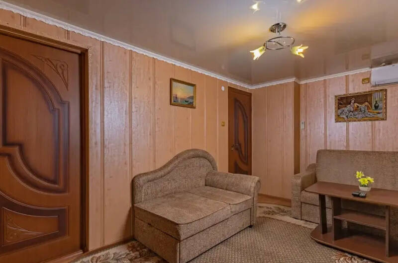 2-х комнатный «Люкс» с балконом на 4−6 человек