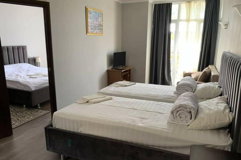 Семейный двухкомнатный номер с двумя балконами