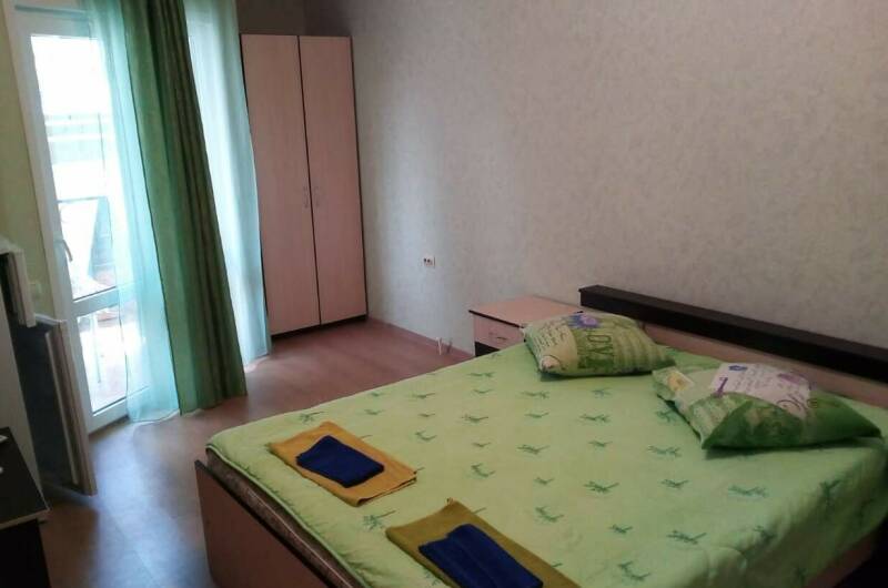 Номер «Стандарт» трёхместный с видом на бассейн