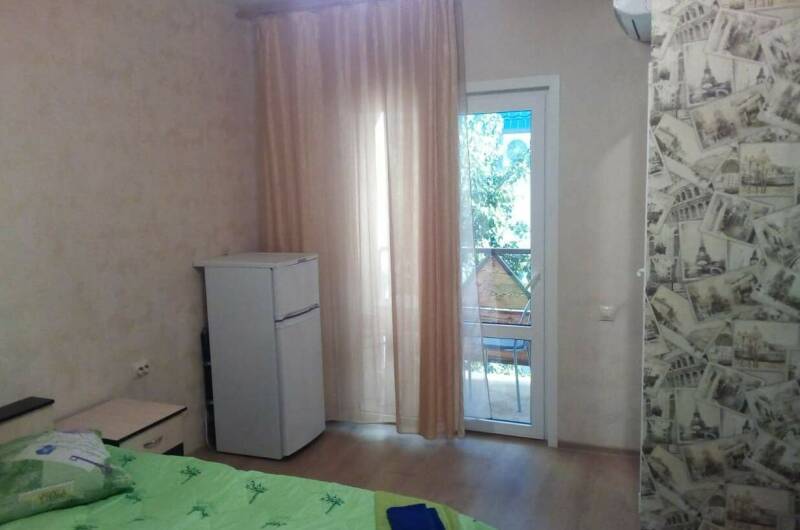 Номер «Стандарт» трёхместный с видом на бассейн