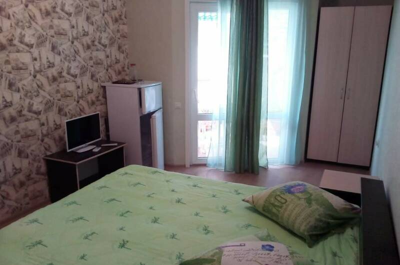 Номер «Стандарт» трёхместный с видом на бассейн