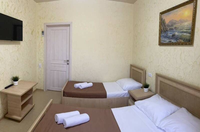 Трехместный