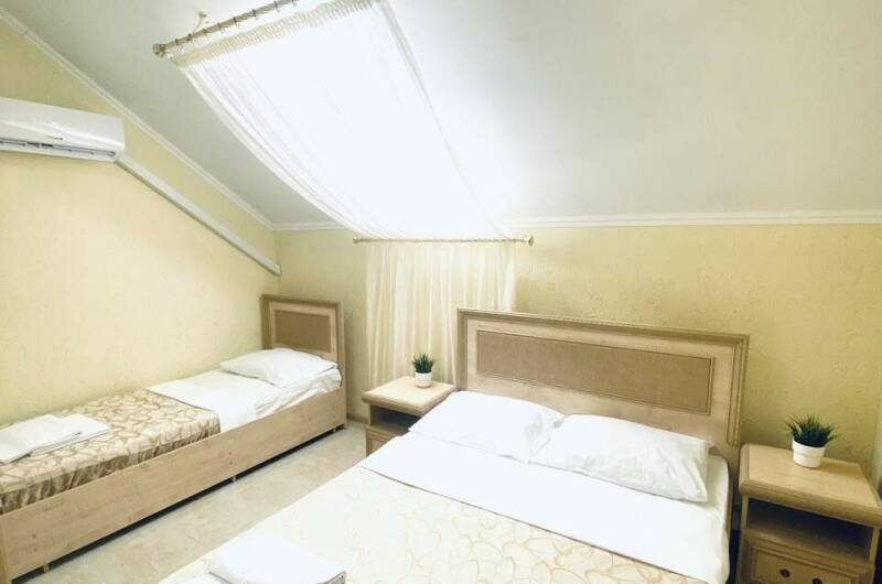 Трехместный