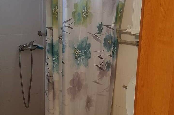 Двух Комнатный с Кухней