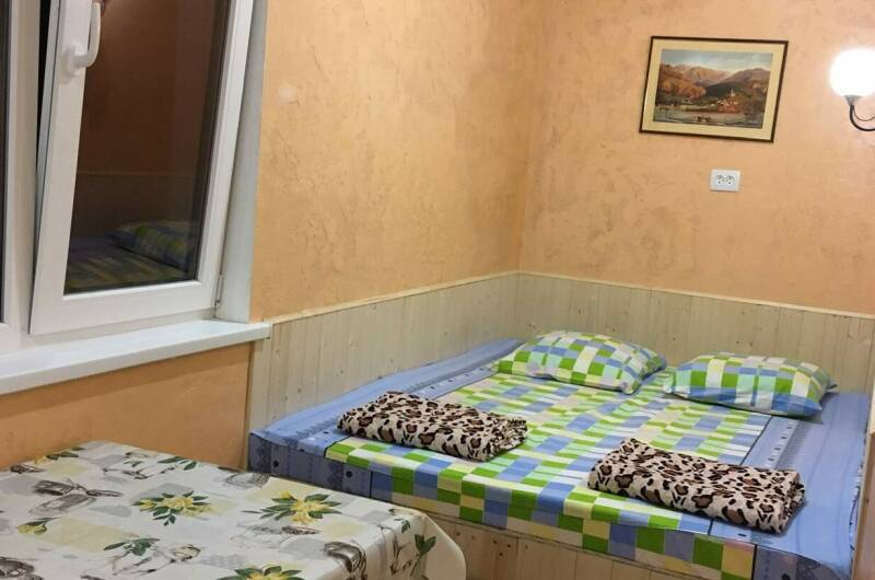 Двух Комнатный с Кухней