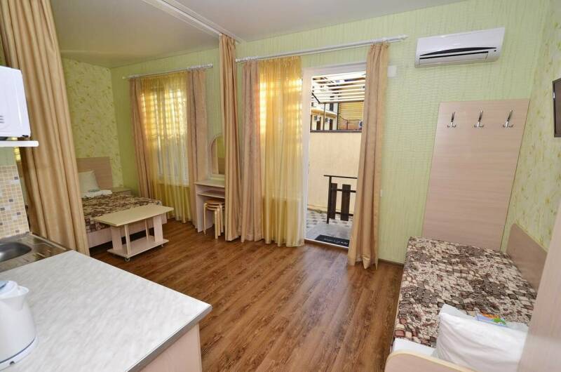 Мини-квартира 3местная с отдельным входом и патио