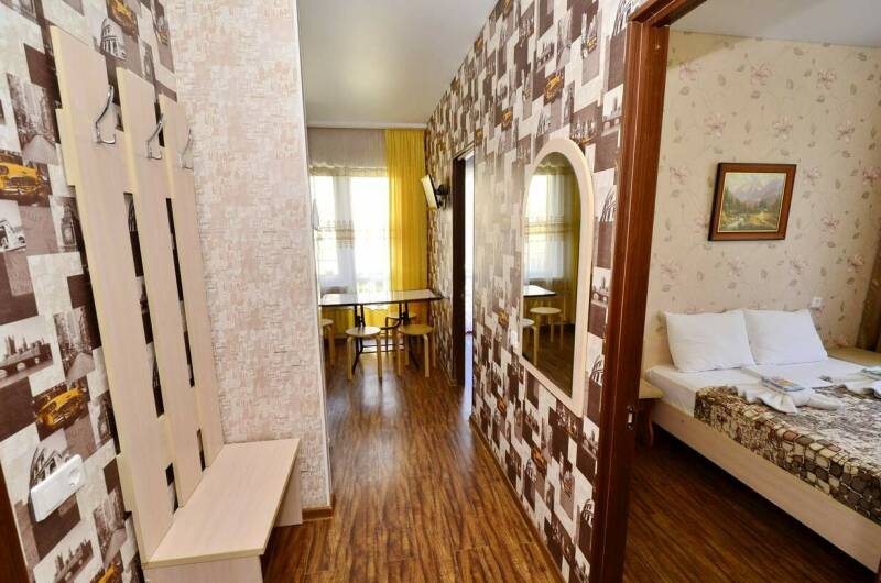 Мини-квартира 4−5−6местная