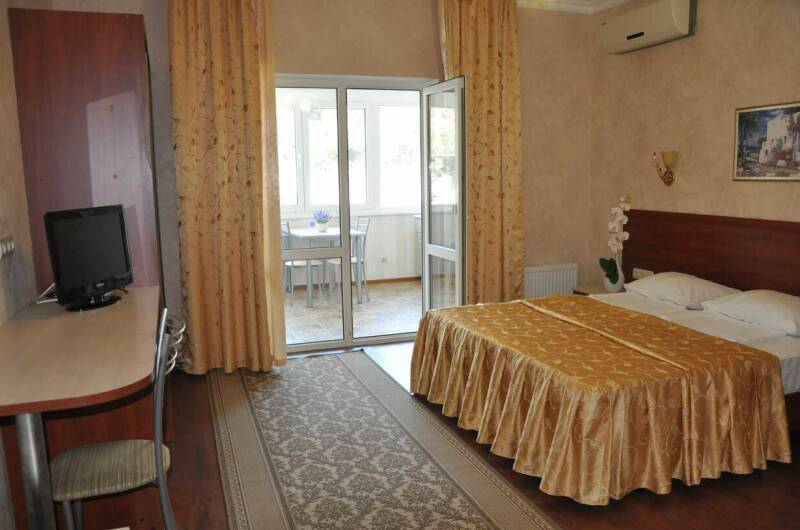 Люкс с кухней 6 человек, вид на бассейн 2й этаж