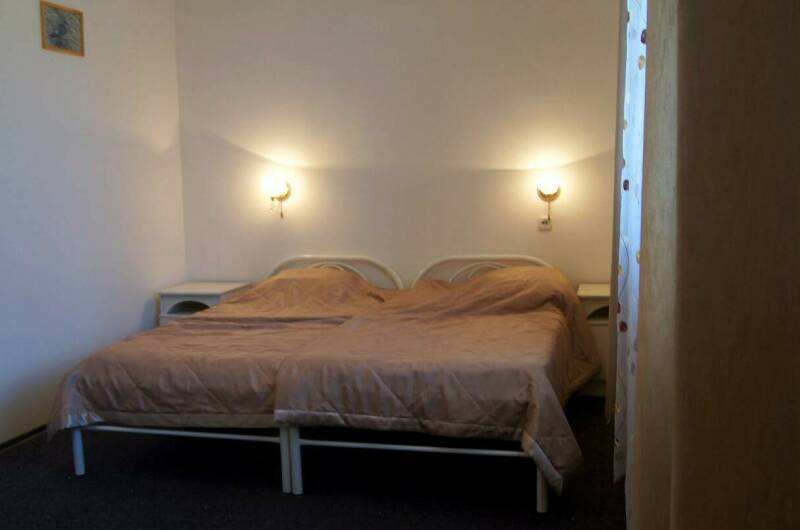 Трёхместная комната с удобствами