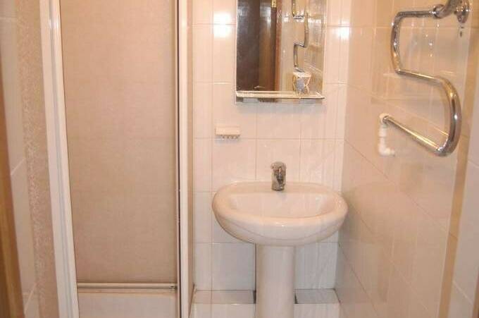 Трёхместная комната с удобствами