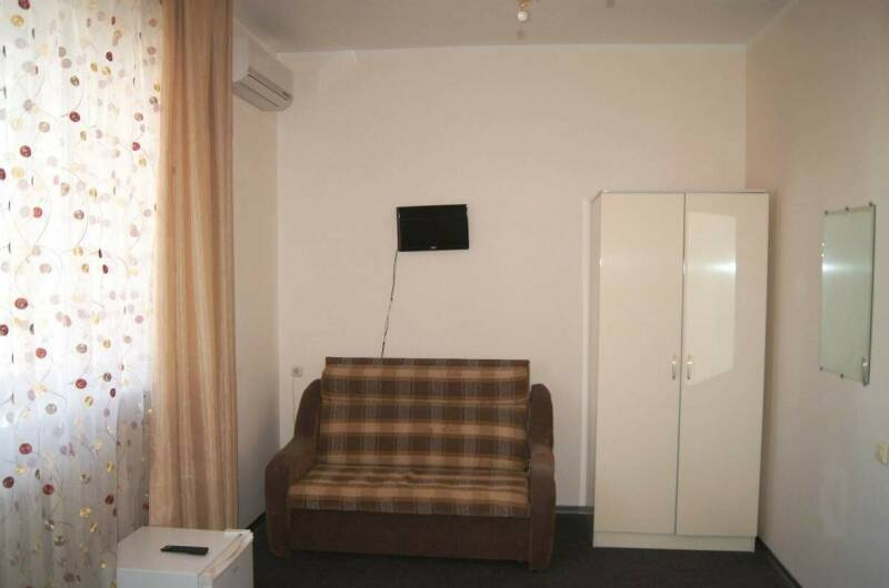 Трёхместная комната с удобствами