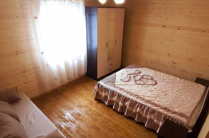 Большой трёхкомнатный домик на большую семью