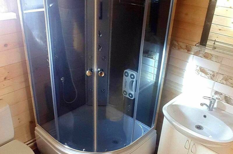 Большой трёхкомнатный домик на большую семью