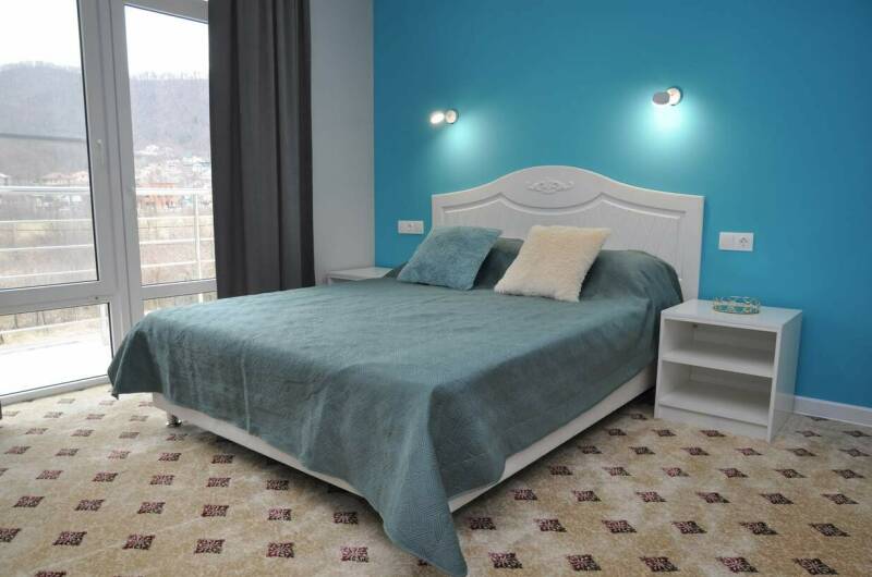 Семейный Плюс с балконом (4 чел.)