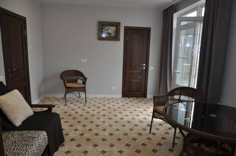 Семейный люкс с балконом (4−5 чел.)