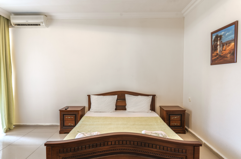 Полукомфорт 3-х местный с общим балконом