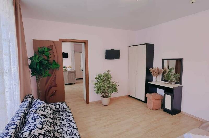 2-х комнатный 6-ти местные апартаменты с лоджией