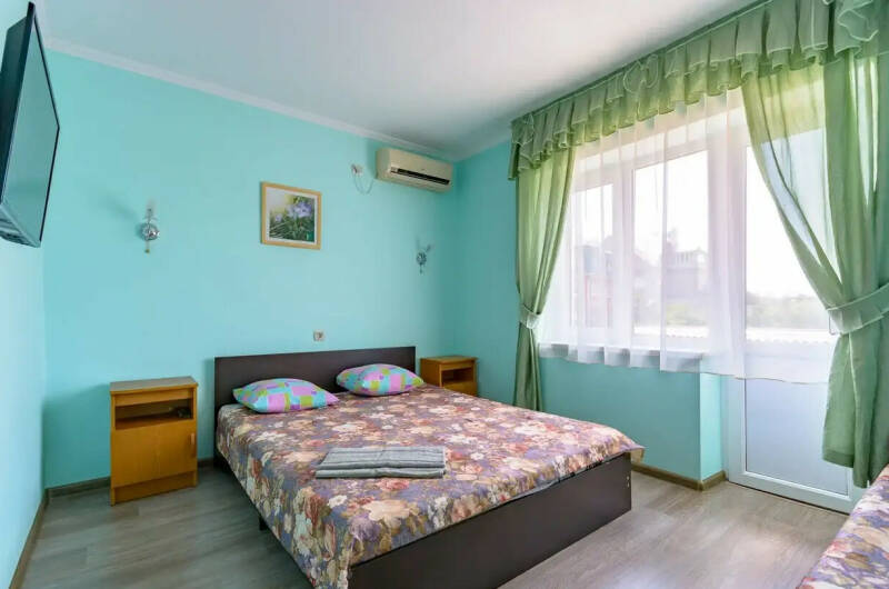 Трехместный