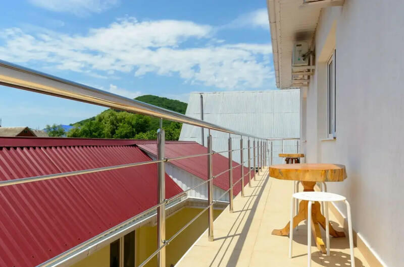 Трехместный