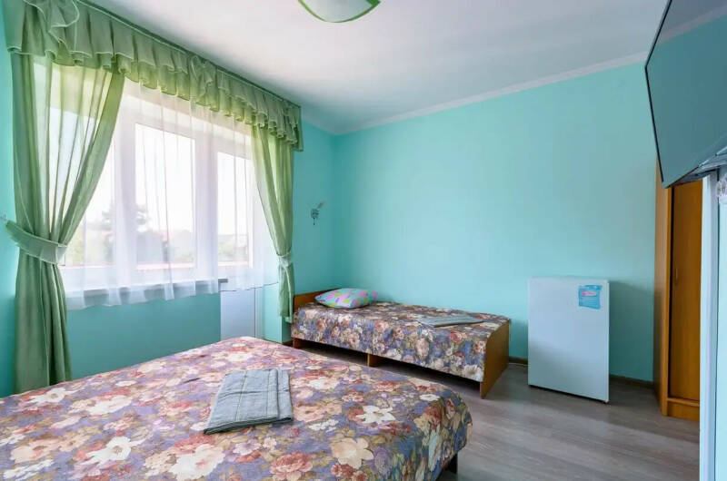 Трехместный