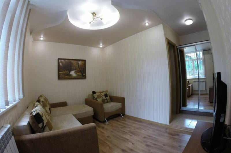 Однокомнатный трехместный на первом этаже