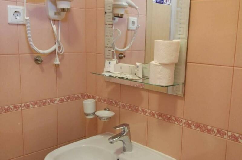 Трехместный номер 10 Spain