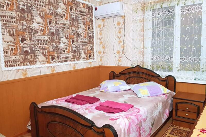 Отдельный домик для 3−4 человек с кухней внутри