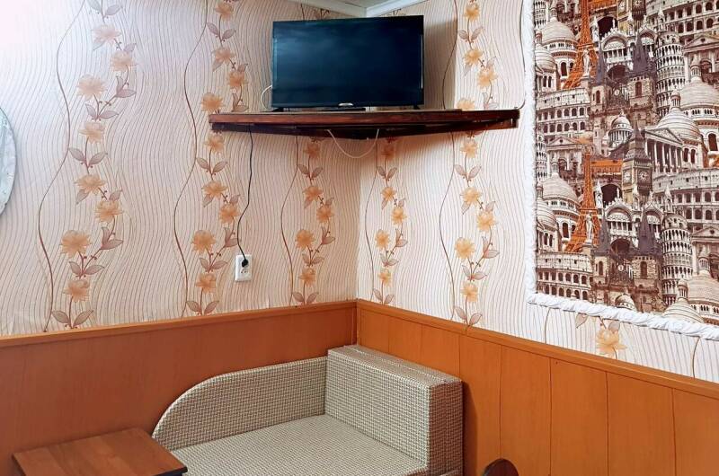 Отдельный домик для 3−4 человек с кухней внутри