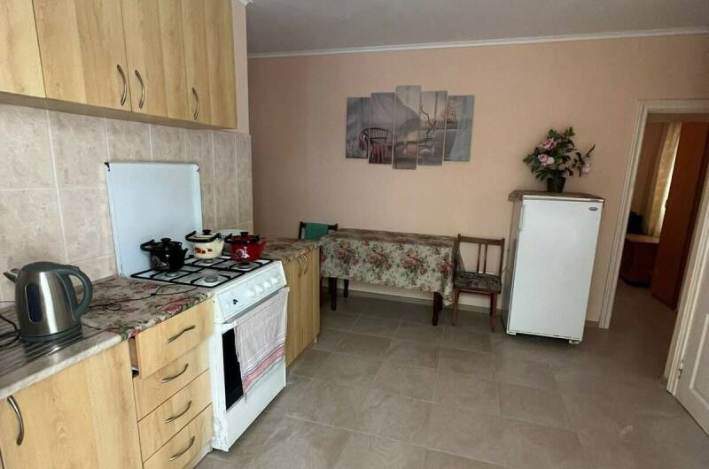 3х комнатный номер на 1 этаже с кухней